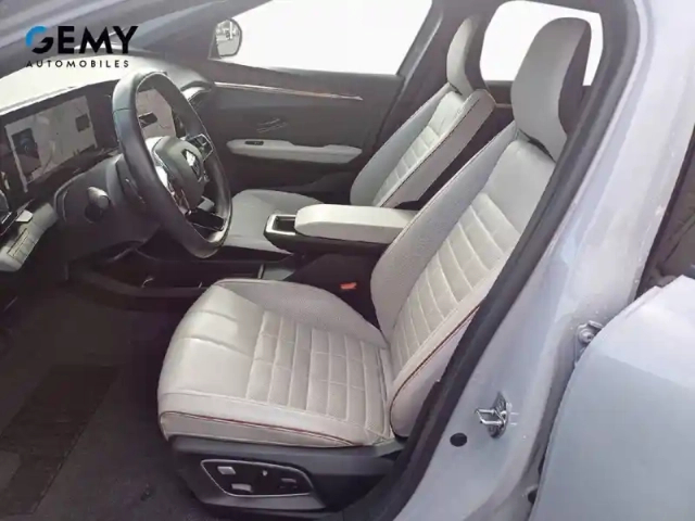 Renault Megane e-tech ev60 220 ch super charge — photo 9