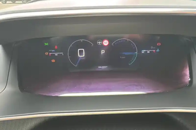 Peugeot 208 hybrid 110 e-dcs6 — photo 15