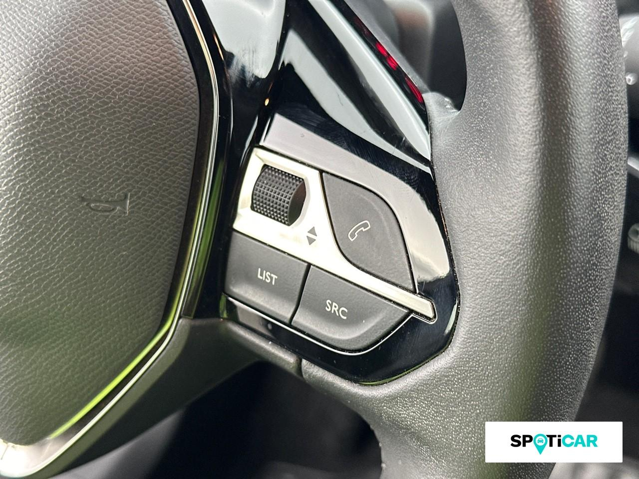 Peugeot 2008 1.2 puretech 100ch s&s active pack — photo 17