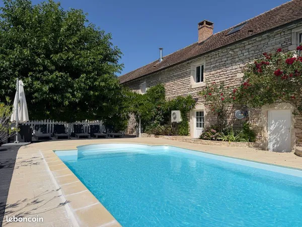 Dracy-le-Fort - Proche Givry, belle propriété en pierre avec dépendances, piscine et logements indép