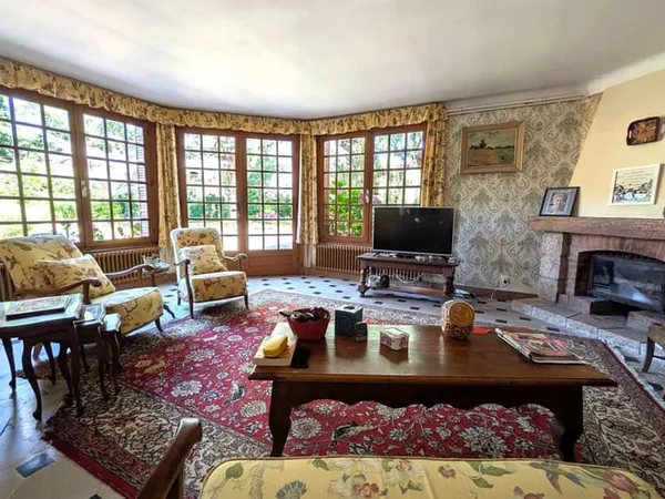 Maison 10 pièces 230 m²