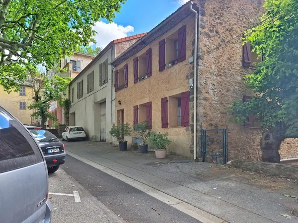 Appartement en rez de chaussée avec Jardin