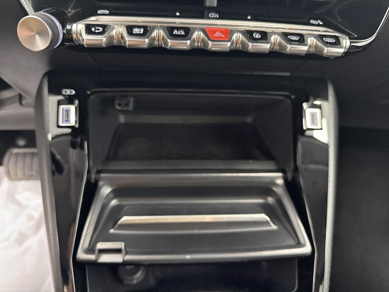 Peugeot 208 hybrid 110 ch e-dcs6 allure — photo 24
