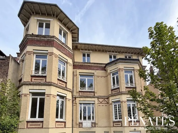 Plateau de 44 m² à rénover