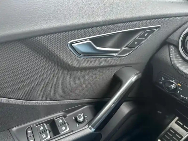 Audi Q2 35 tdi 150 s tronic 7 — photo 30