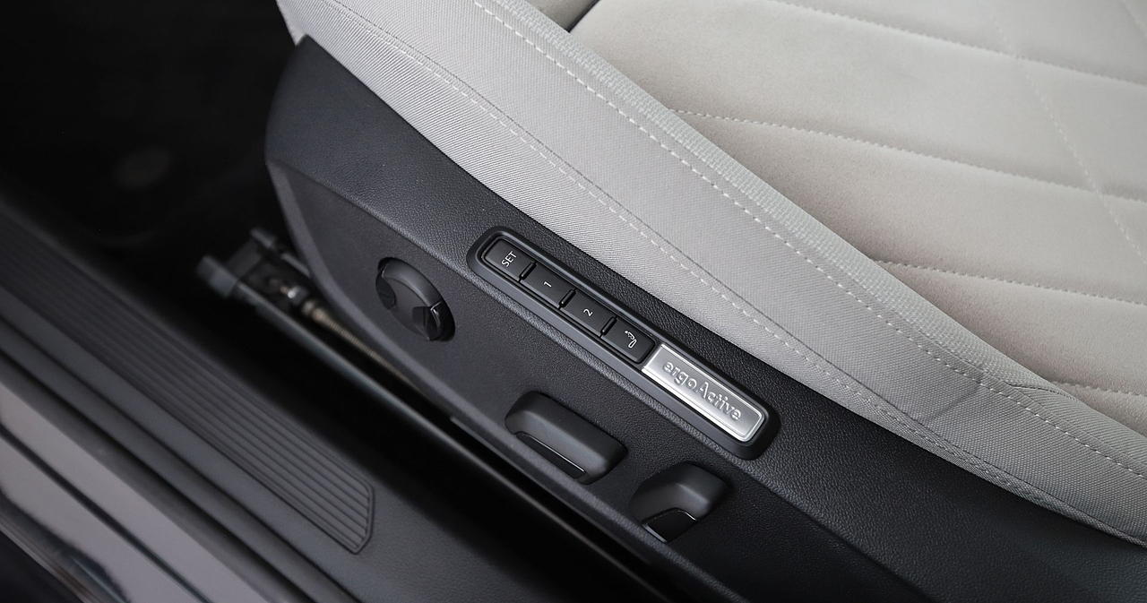 Volkswagen Golf 8 SW — photo 28