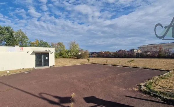 Local d'activité 1 pièce 123 m²