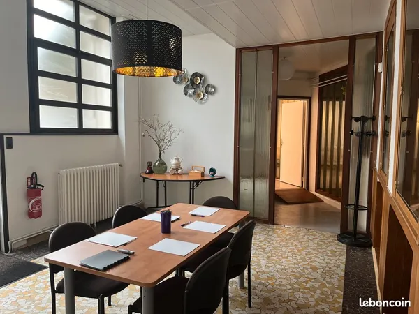 À LOUER - LOCAL COMMERCIAL 78 m² - CENTRE-VILLE DE CHÂTEL-GUYON - DIRECT PROPRIÉTAIRE