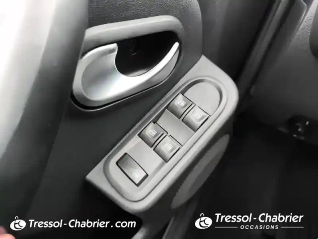 Dacia Duster dci 110 edc 4x2 black touch 2017 — photo 20