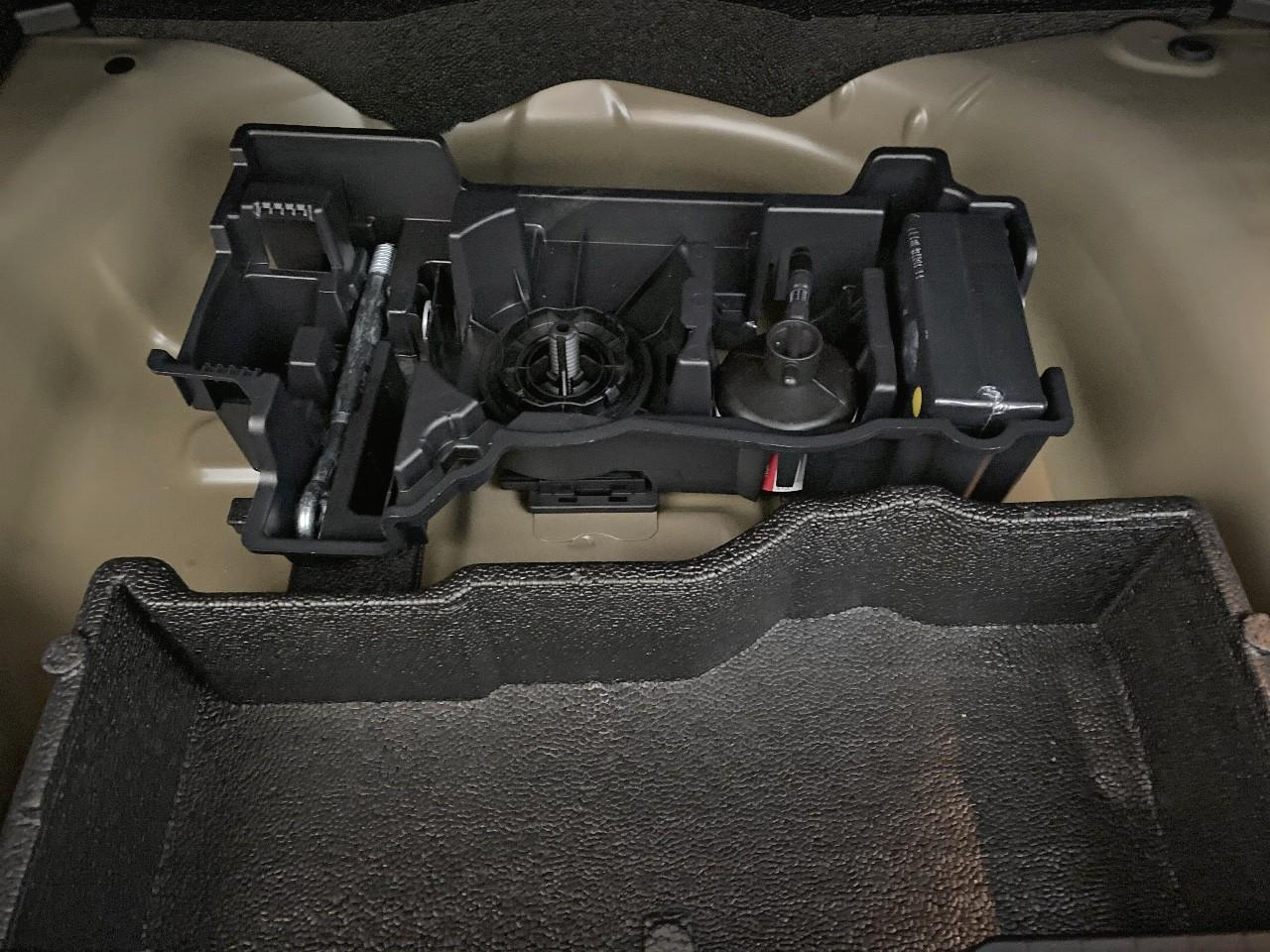 Peugeot 2008 hybrid 145 ch e-dcs6 allure — photo 16