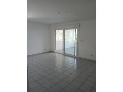 BEL APPARTEMENT T3 DANS RESIDENCE TRANQUILLE