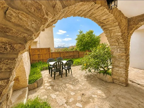 À VENDRE - Très beau T2 + vaste extérieur proche plage Le Lavandou