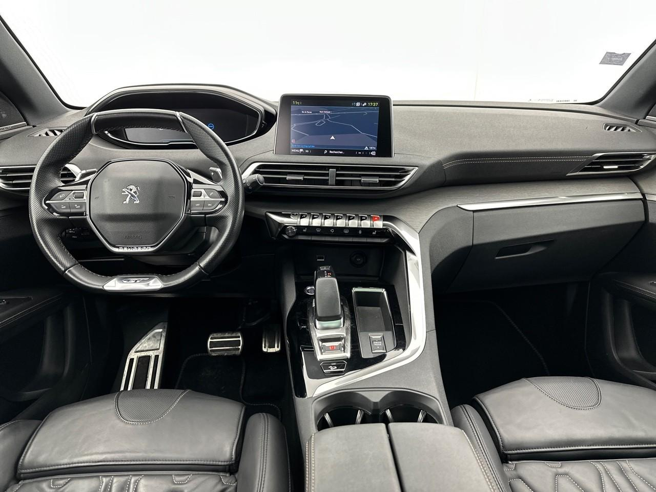 Peugeot 3008 hybrid4 300 e-eat8 gt — photo 12