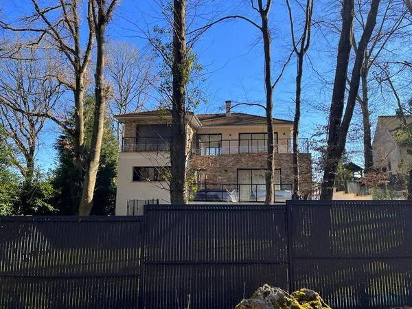Villa 6 pièces 170 m²