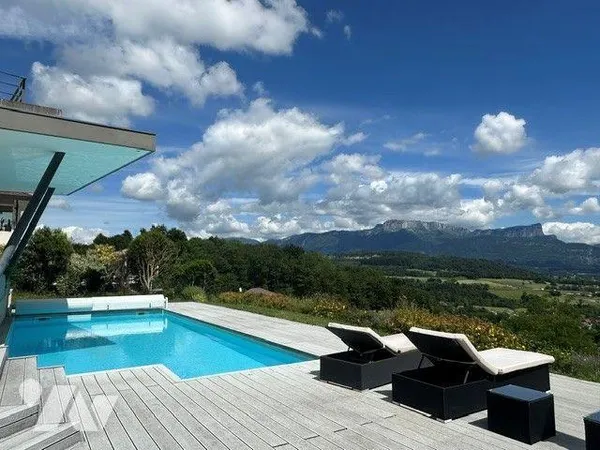 Maison 7 pièces 220 m²