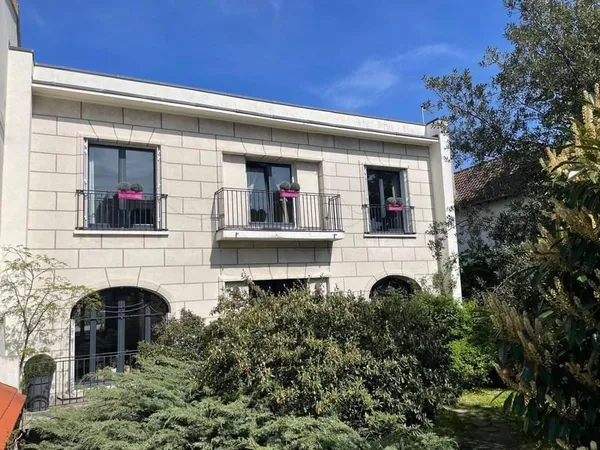 Maison 12 pièces 275 m²