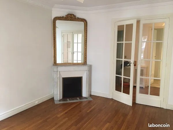 Rue Dutot. Appartement 3 p. 79 m² + parking