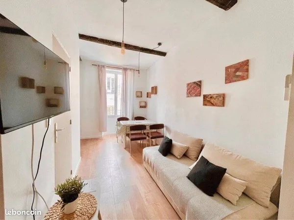 Studio 24 m² rénové et climatisé - Nîmes Écusson