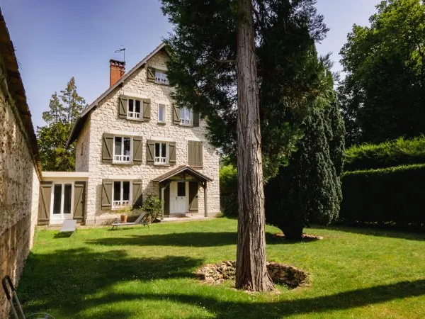 Vends magnifique maison de 250m² sur jardin clos de murs (1200m²) parfait état sans vis-à-vis idéale