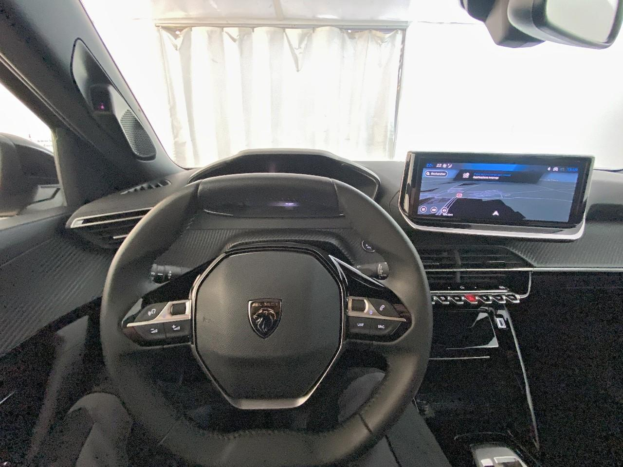 Peugeot 2008 hybrid 145 ch e-dcs6 allure — photo 12