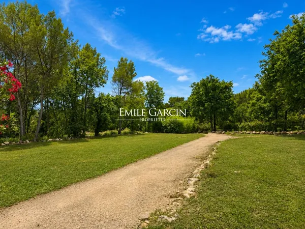 A vendre Côte d'Azur, Mougins, Superbe terrain plat, plein sud, calme, avec permis de construire