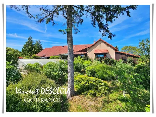 Maison de plain-pied 7 pièces 240 m²