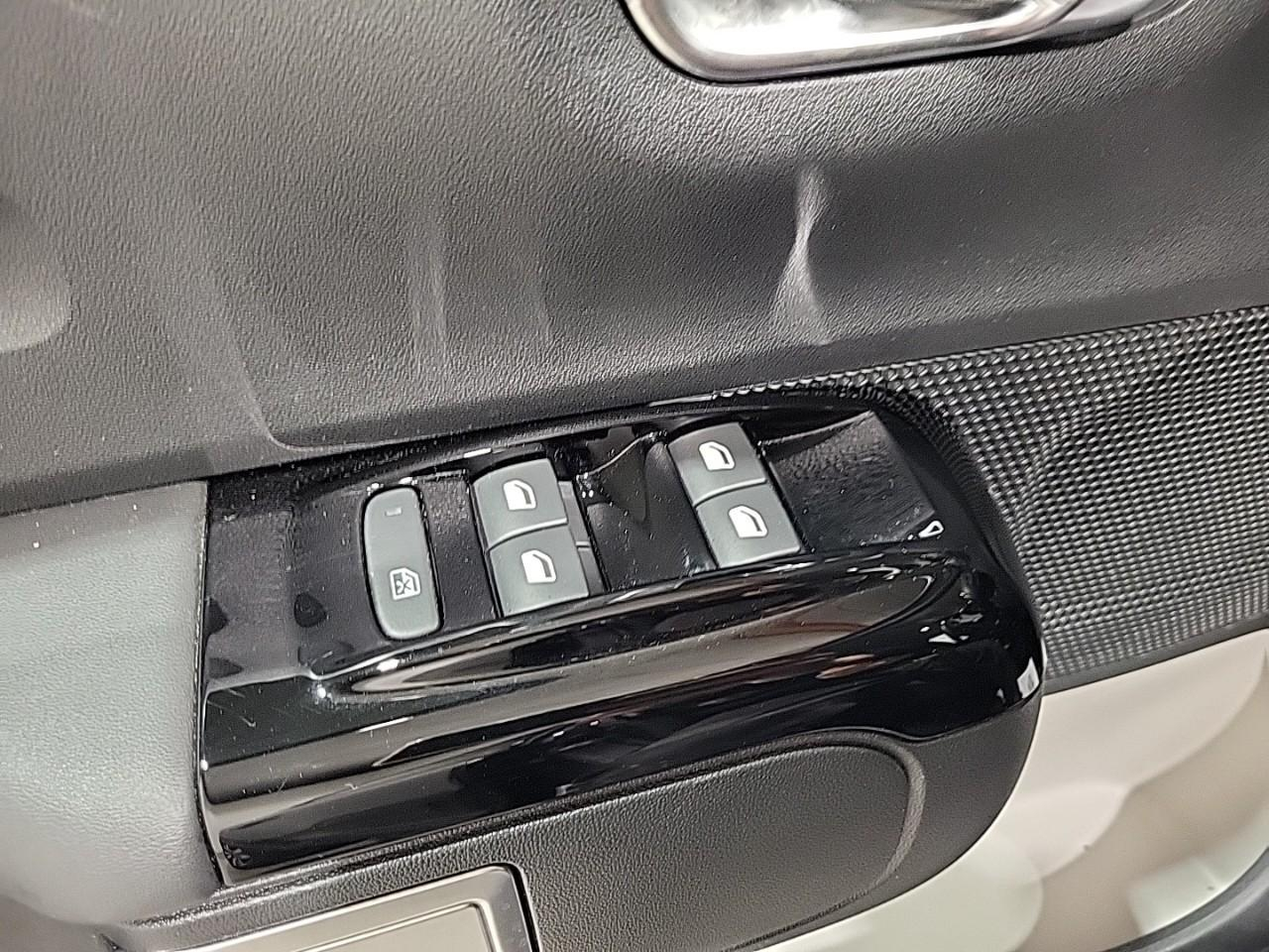 Citroën C3 puretech 110 ch eat6 max — photo 23