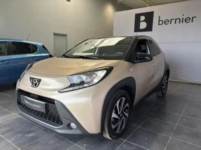 Toyota Aygo x 1.0 vvt-i 72ch design s-cvt — photo 6