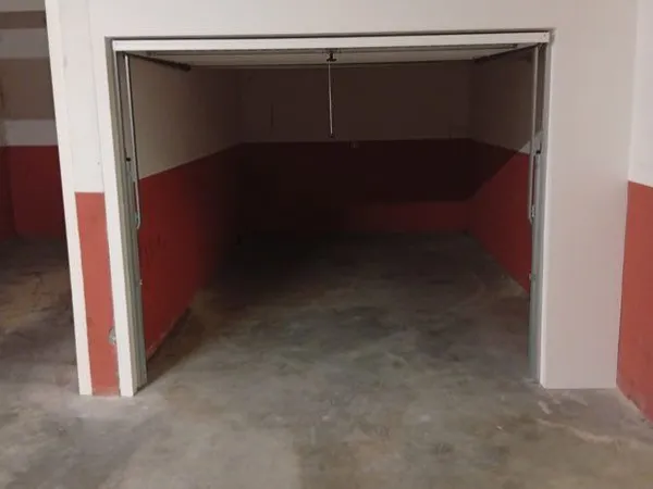 Garage / Box de stockage 18 m2 dans une résidence sécurisée