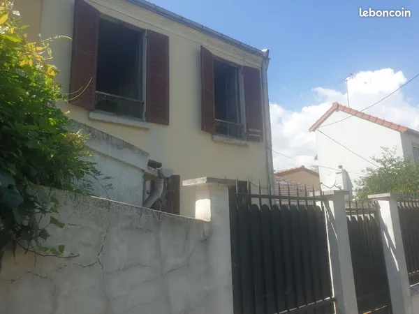 A VENDRE - maison de ville