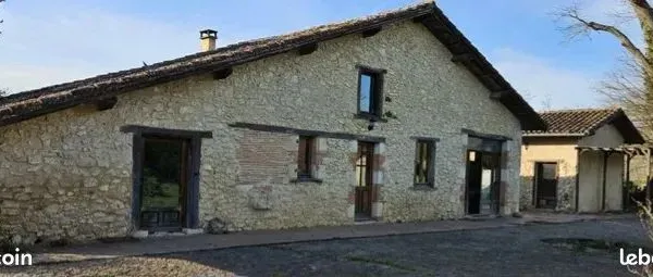 Jolie propriété 200 m2, 1hectare et possible 4,5 ha en plus