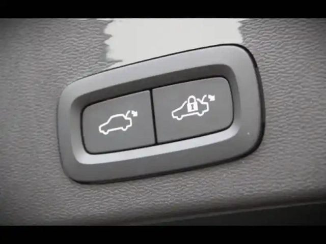 Volvo Xc40 t4 recharge 129 + 82ch plus dct 7 — photo 40