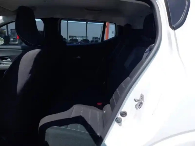 Dacia Sandero sce 65 — photo 15