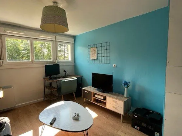 2 pièces 41 m2 avec parking privé couvert, 2 eme étage. Bail nu