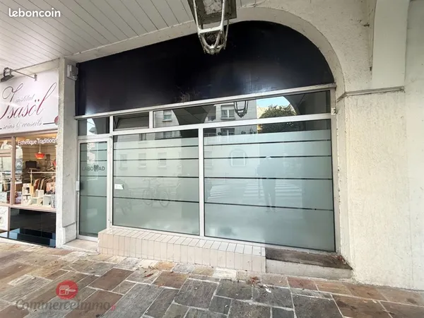 Garage, local commercial 107 m² SEVRES