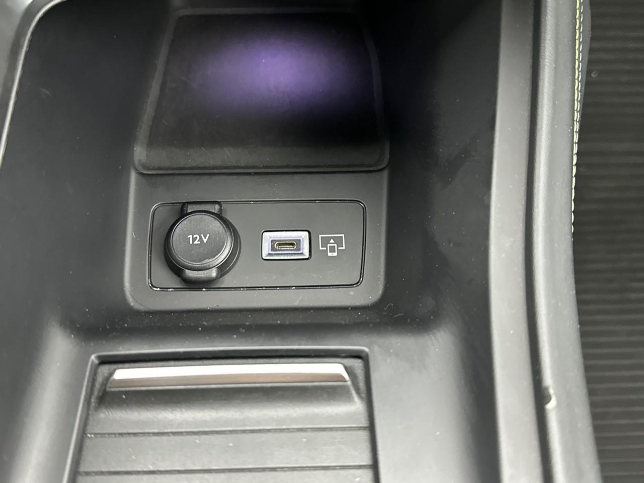 Peugeot 308 phev 225 e-eat8 gt pack — photo 25