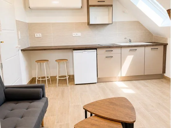 Studio rénové, climatisé et quasiment meublé - Idéal étudiant - Blois