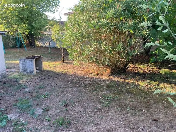 Terrain à batir de 840m2 viabilisé, divisible - LIBRE DE CONSTRUCTEUR