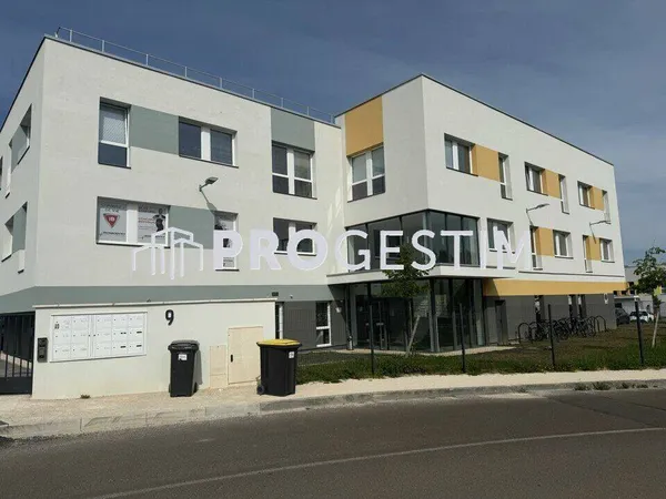 Bureaux 77 m²