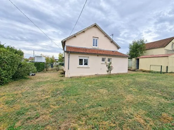 MAISON MITOYENNE 3 PIÈCES - 72,07 M² AVEC JARDIN DE 368 M² À MONTCEAU LES MINES
