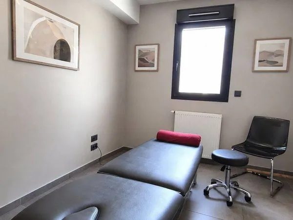 Local commercial 1 pièce 57 m²
