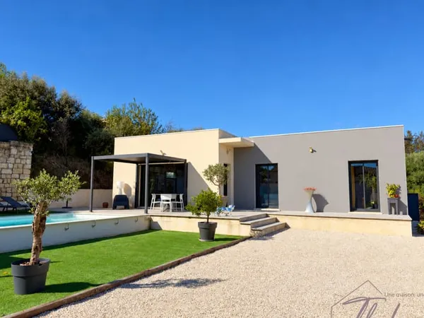 COMPS Villa contemporaine de plain-pied de 110 m2 avec pis