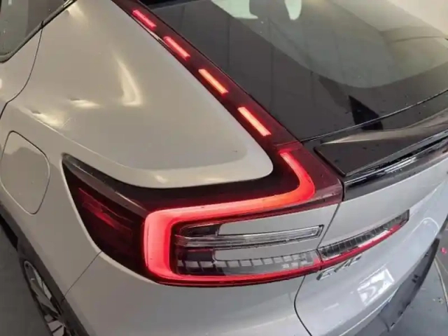 Volvo C40 recharge 231ch start — photo 7