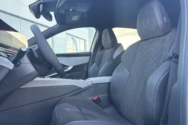 Peugeot 3008 plug-in hybrid 195 e-dcs7 — photo 63