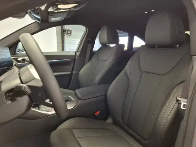 Bmw I4 edrive40 — photo 44