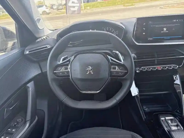 Peugeot 2008 puretech 130 s&amp;s eat8 — photo 9