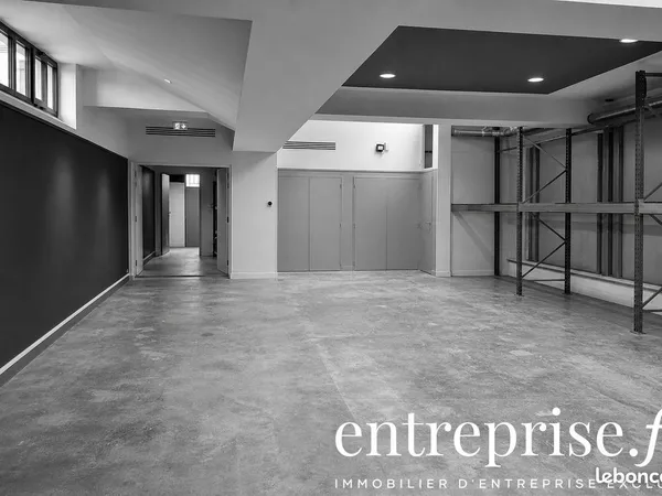 Local 261 m² Angers