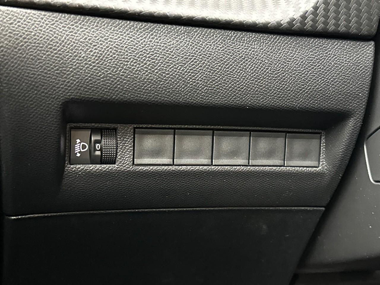 Peugeot 208 puretech 100 s&s bvm6 active — photo 16