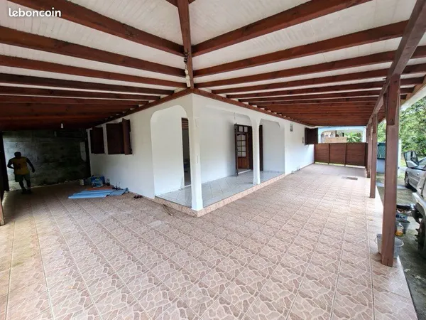 Appartement Location Les Abymes 5p 190m² 1000€