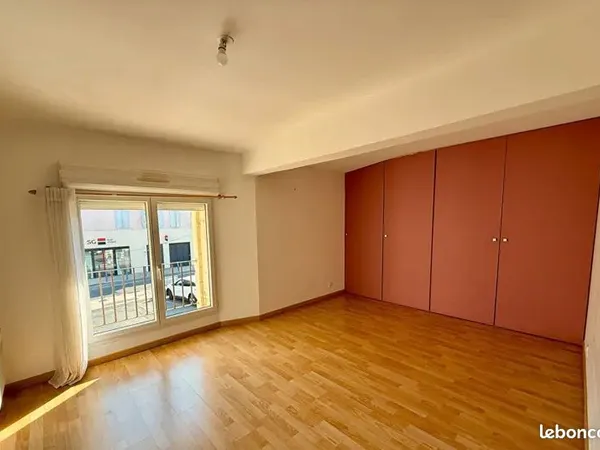 Appartement Nanterre 85m2, 2Chambres + bureau + terrasse